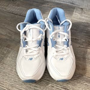Women’s New Balance Tennis Shoes size 5 1/2 never worn